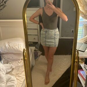 Olive green body suit | like new | Size M | Stretchy and comfortable